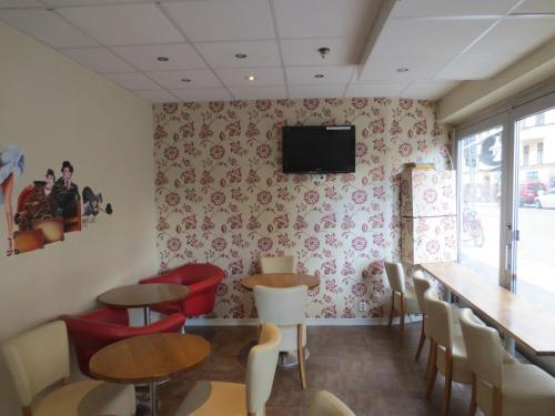 Three Crown Hostel