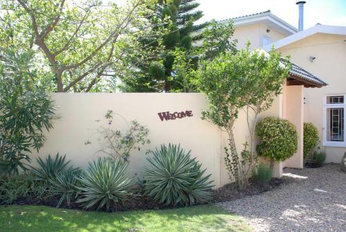 Hostal Mandalay Guest House Plettenberg Bay