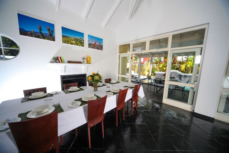 Hostal Hunneyball House
