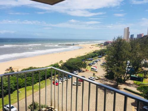 Beachfront Apartment At Dromedadis