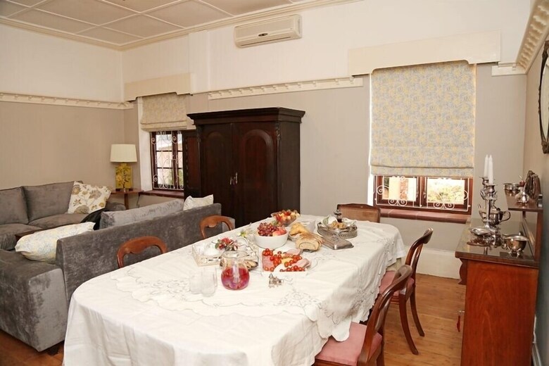 Hostal Newington Place