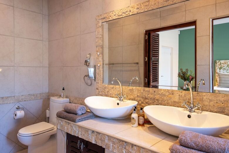 Bed & Breakfast African Tulip Guesthouse
