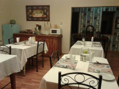 Hostal Tuscana Villa Guesthouse