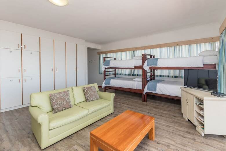 Hostal Lakeside Lodge