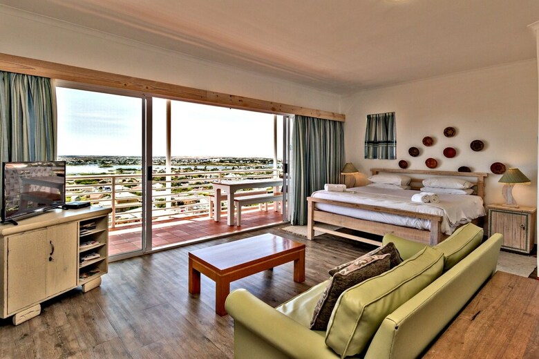Hostal Lakeside Lodge