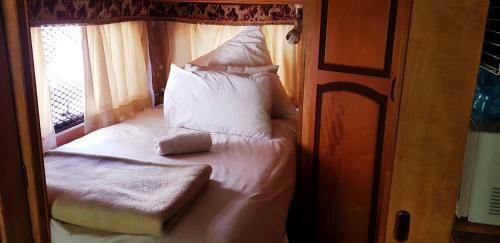 Hostal Tudor Lodge & Tours Cc