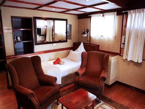Hostal Tudor Lodge & Tours Cc