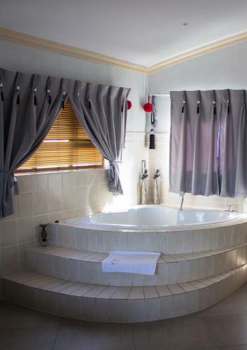 Hostal Villa Too