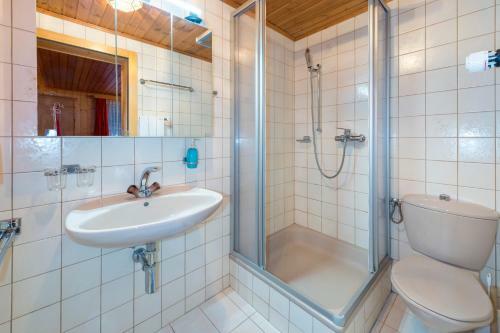 Chalet Sven & Marc Gr�chen/st. Niklaus Vs