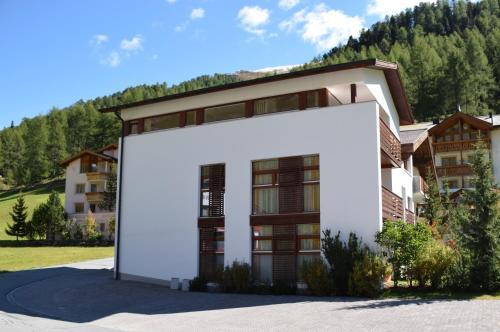 Apartamentos Chasa Miramont