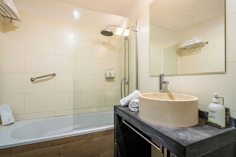 Hotel Yit El Postigo
