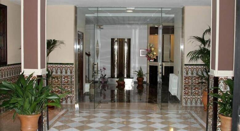 Hotel Puerta Nazar�