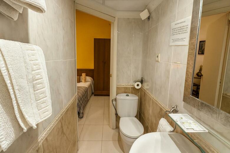 Hostal Antares