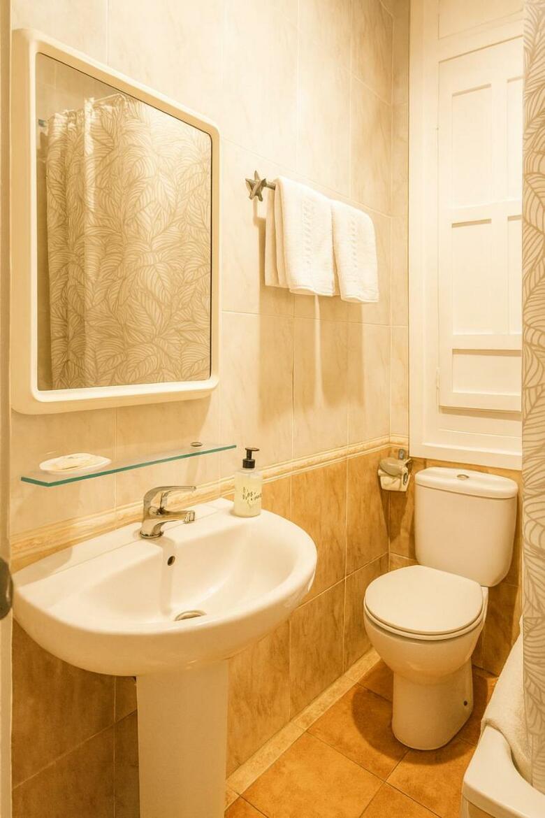 Hostal Antares