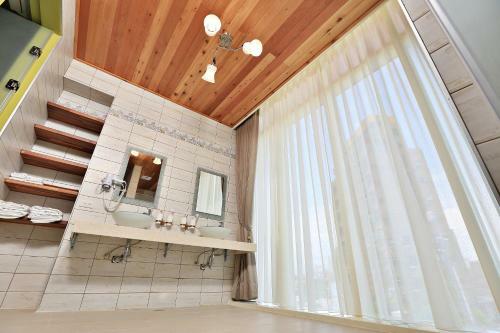 Lotung Stay B&B