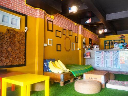 Baan Chalok Hostel