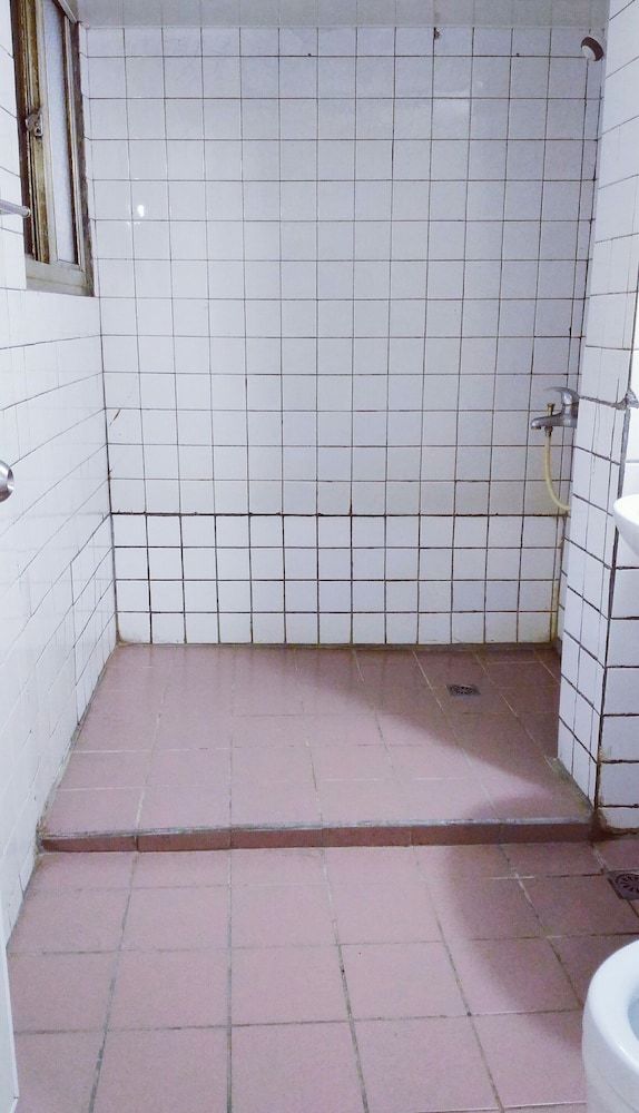 Chia Rong Hostel