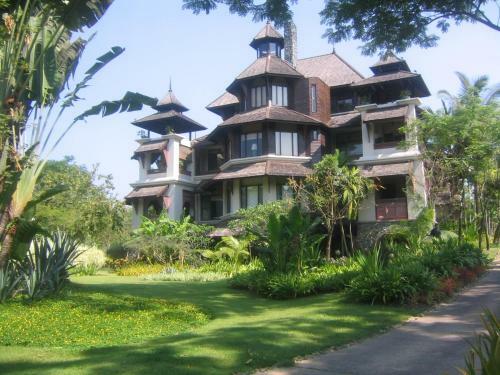 Bed & Breakfast Lana Thai Villa
