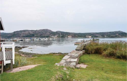 Two-bedroom Holiday Home In Hamburgsund