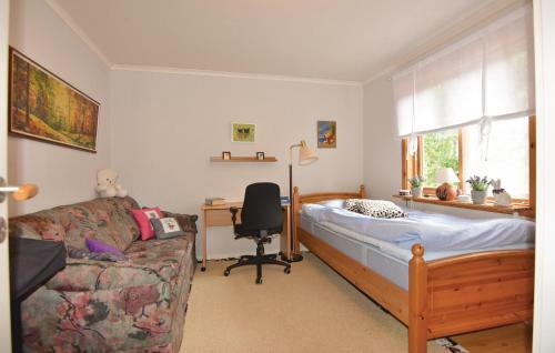 Two-bedroom Holiday Home In Algaras