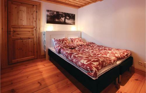 Two-bedroom Holiday Home In Jarvso