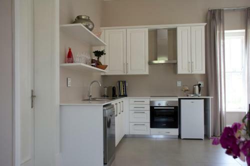 Hostal The Terraces @ Chambray Estate