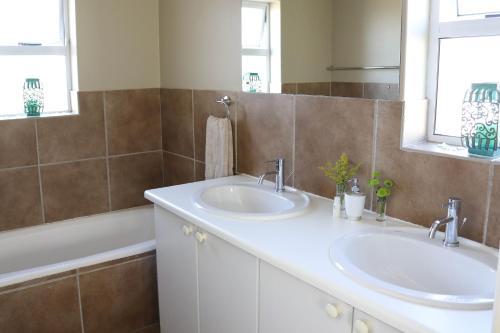 Manor One On Kingswood Golf Estate