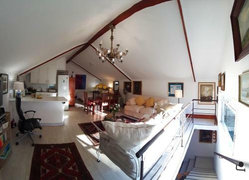 Buckhouse Elegant Village Apartment