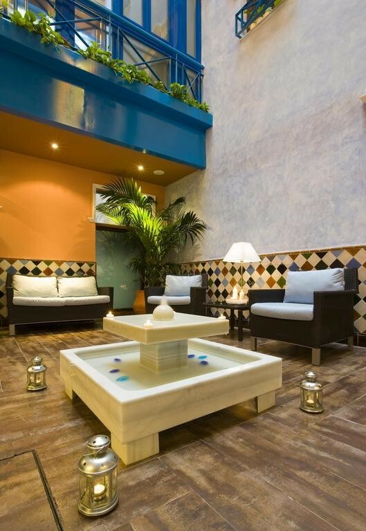 Aparthotel Suites Gran V�a 44