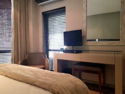 Weom Apartments