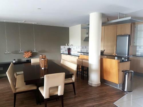 Weom Apartments