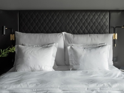 Hotel At Six