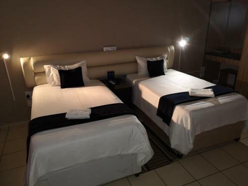 Hostal Rose Garden Overnight Stay