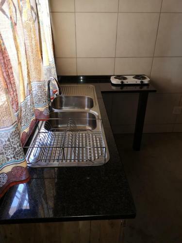Hostal Rose Garden Overnight Stay