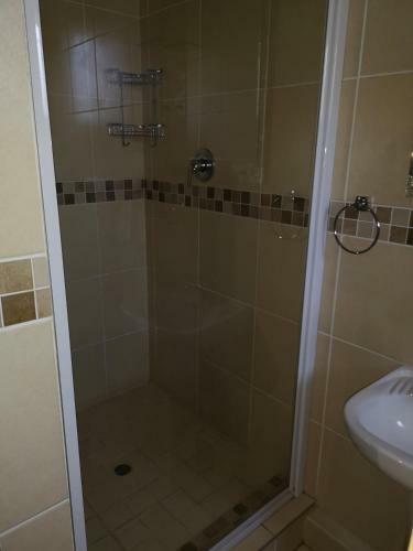 Hostal Rose Garden Overnight Stay