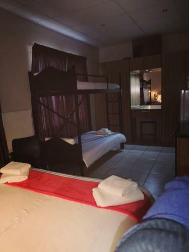Hostal Rose Garden Overnight Stay