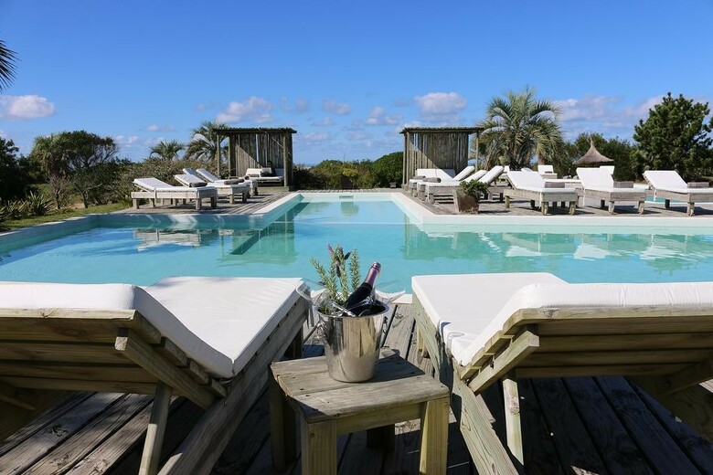 Casa Suaya Hotel