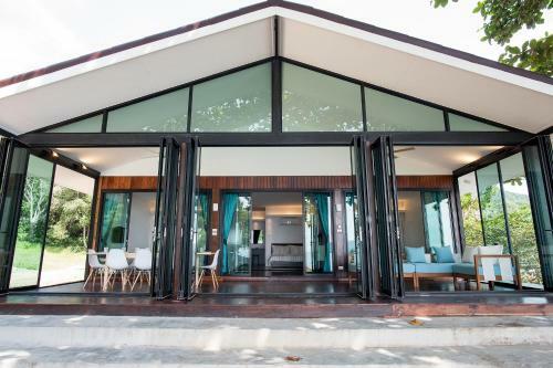 Anatta The Cliff House
