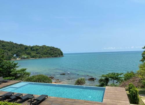Anatta The Cliff House