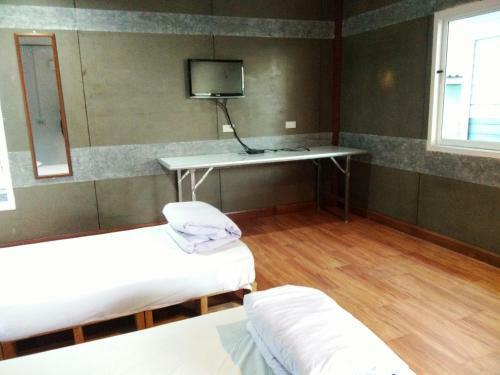 Hostal We Home