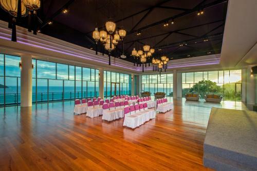 Hotel Wyndham Grand Phuket Kalim Bay