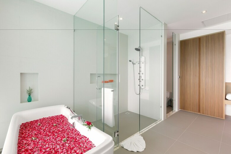 Hotel Wyndham Grand Phuket Kalim Bay