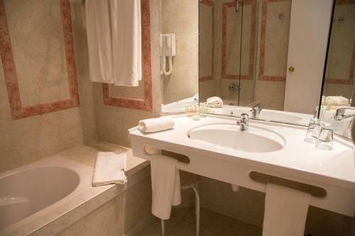 Hotel Golden Tulip Taj Sultan