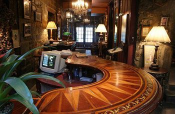 Hotel Pierre Du Calvet