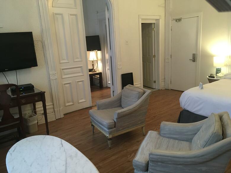 Hotel Ambrose