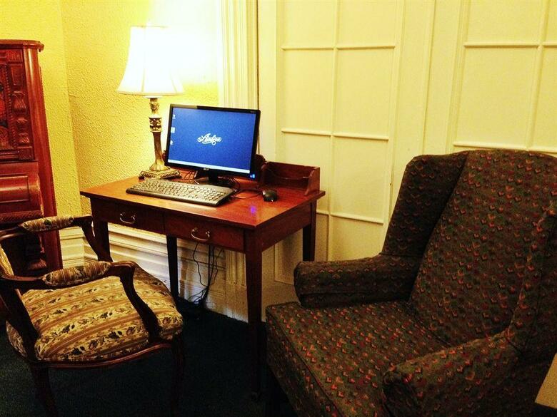 Hotel Ambrose