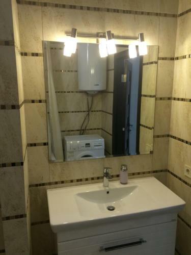 Apartment On Franzuskiy Boulevard