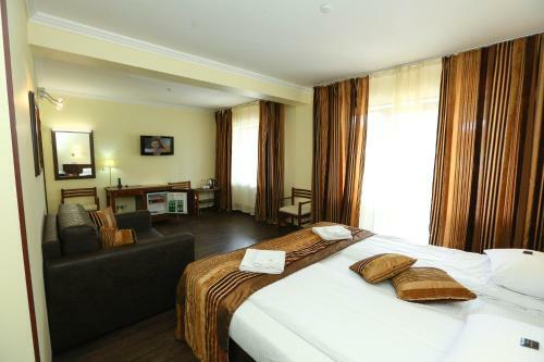 Home Hotel