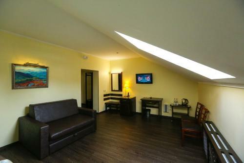 Home Hotel