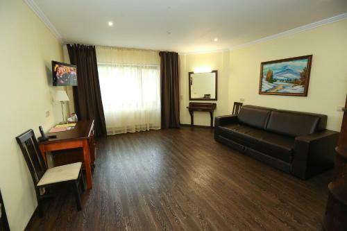 Home Hotel